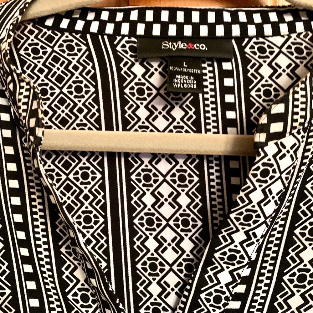 Style & Co. stylish Top Size L - Picture 2 of 5